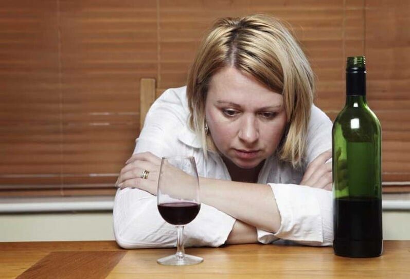 woman drinking wine how to quit